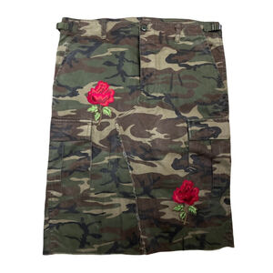 Vintage Jet John Eshaya Camo skirt with Embroidered roses - size 18